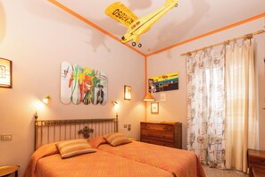 Desk, laptop workspace, WiFi (free) - Albergo La Felicina  (San Piero A Sieve)