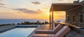 Seahorse Villa Andros: Beachfront with Private Pool