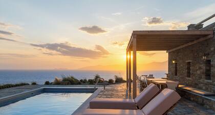 Seahorse Villa Andros: Beachfront with Private Pool