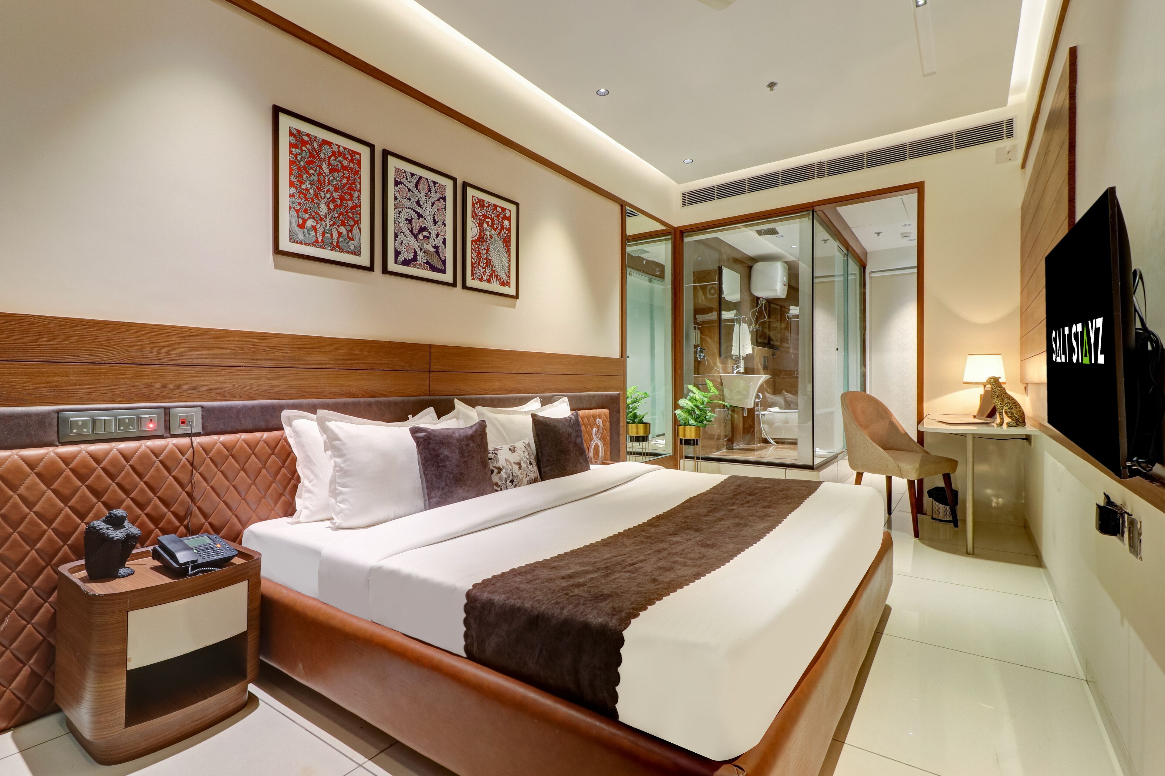 Luxury Suite with Private Balcony and Kitchennate | Premium bedding, in-room safe, desk, laptop workspace