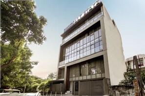 Exterior - Saltstayz Select – Unitech Cyber Park (Gurugram)