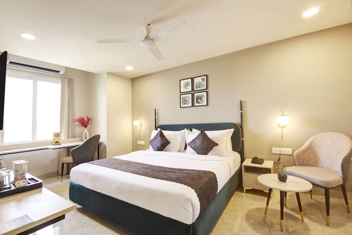 Superior Room | 1 bedroom, hypo-allergenic bedding, in-room safe, desk