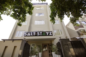 Property entrance - Saltstayz Select - Golf Course Road & Sector 27 (Gurugram)