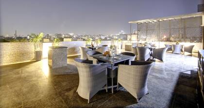 Saltstayz Premier - Near Golf Course Road & Sector 57