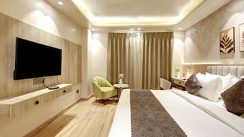 Family Room Balcony with City View | In-room safe, desk, laptop workspace, soundproofing