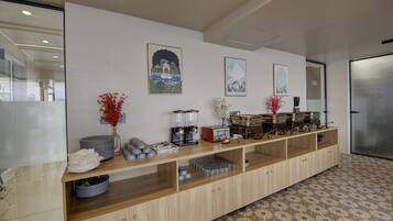 Tägliches Frühstücksbuffet (150 INR pro Person)