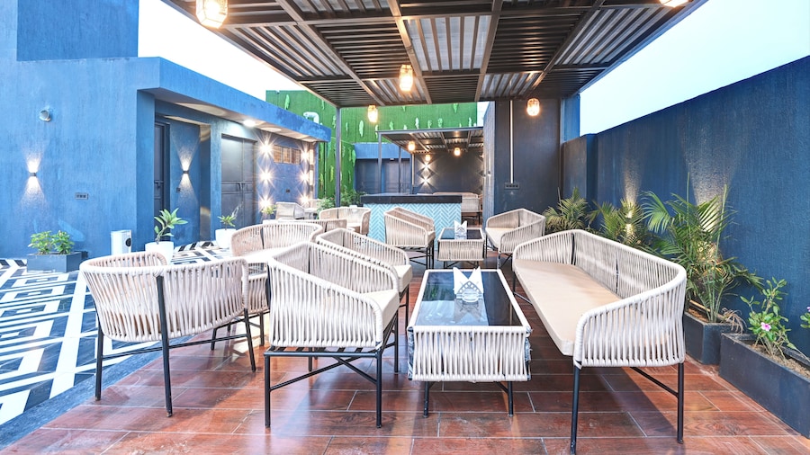 Saltstayz Select - Pitampura