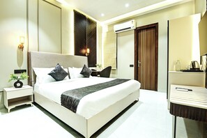 Deluxe Room, City View