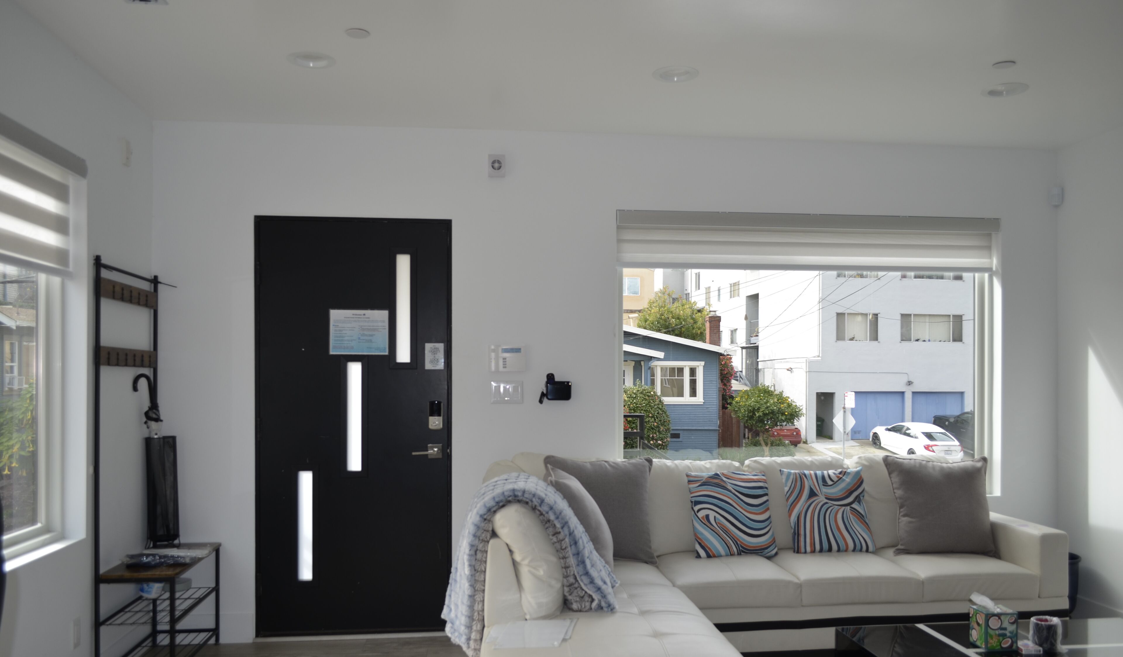 Deluxe-hus | Stue | 65-tommers smart-tv med digitale kanaler, betalingsfilm