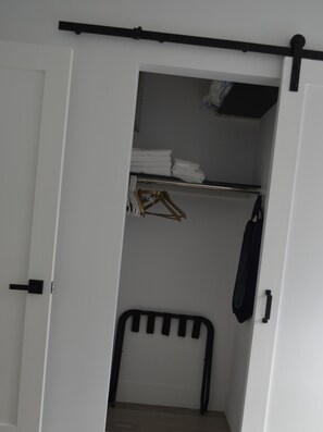 豪華獨棟房屋 | 2 間臥室、埃及棉床單、高級寢具、羽絨被