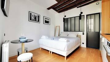 Schreibtisch, Bügeleisen/Bügelbrett, kostenloses WLAN, Bettwäsche