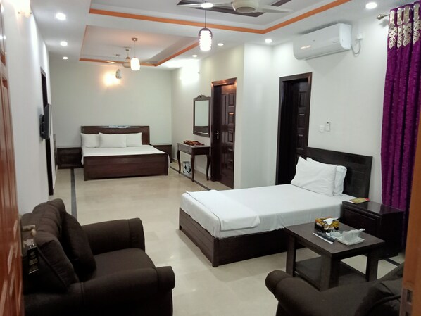 Deluxe Room - AK Rezidor (Islamabad)