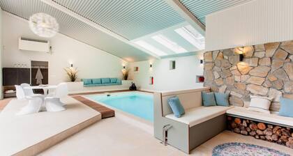 Lanaken Retreat Pool Jacuzzi and Sauna