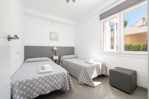 3 habitaciones, tabla de planchar con plancha y wifi gratis