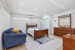 3 habitaciones, cuna de viaje, wifi gratis y ropa de cama