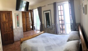 House | 3 bedrooms, iron/ironing board, free WiFi, bed sheets