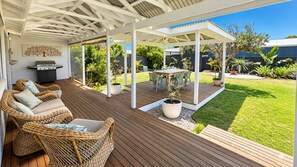 Unclassified image, 5 of 35, button - Broadwater Break: Stylish Coastal Retreat for Families (Broadwater)