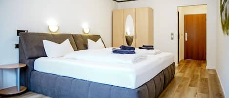 1 quarto, Wi-Fi de cortesia, roupa de cama