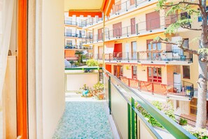 Apartemen, pemandangan laut | Balkon