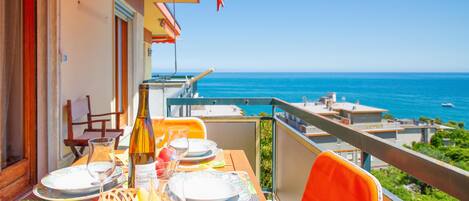 Appartement, uitzicht op zee | Balkon