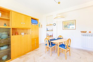 Dining room - Le Orchidee 14 by Wonderful Italy (Sanremo)