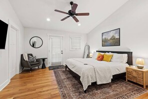 4 bedrooms, iron/ironing board, free WiFi, bed sheets
