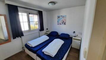 Chalet | 2 bedrooms, individually furnished, bed sheets