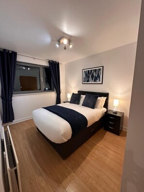 2 bedrooms, WiFi, bed sheets - Cozy 2-bedroom apartment in enjoyable Edinburgh with WiFi (Edinburgh)