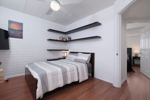 2 bedrooms, iron/ironing board, WiFi, bed sheets