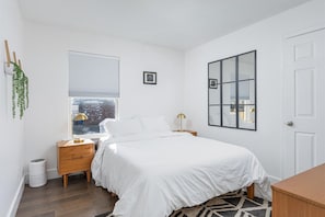 3 bedrooms, desk, travel cot, free WiFi