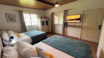2 quartos, ferros/tábuas de passar roupa, Wi-Fi, roupa de cama