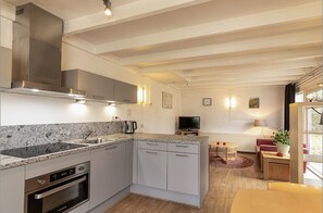 Fridge, microwave, oven, coffee/tea maker