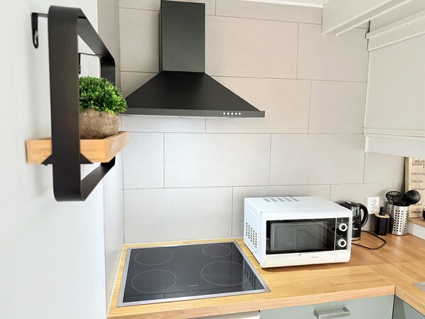 Fridge, microwave, coffee/tea maker, electric kettle