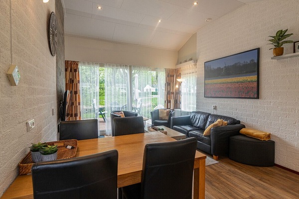 Bungalowpark Simpelveld - Castra 48 EEZZ Wohnzimmer Esstisch