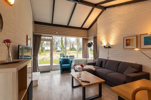 Bungalowpark Simpelveld - Castra 47 EEZZ Living room kitchen table