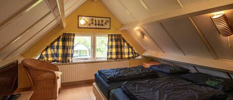 3 bedrooms, free WiFi, bed sheets