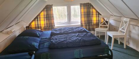 3 bedrooms, free WiFi, bed sheets