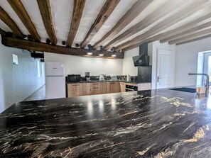 Fridge, microwave, dishwasher