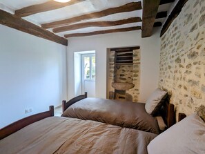 3 habitaciones, wifi gratis y ropa de cama 