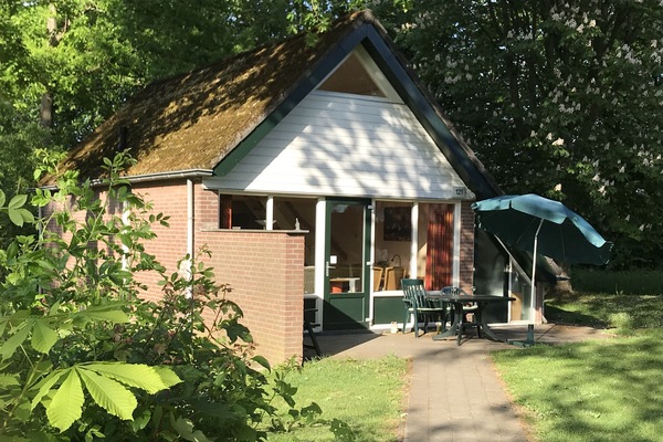 Front of Bungalow - Bungalowpark Simpelveld - Delta 121