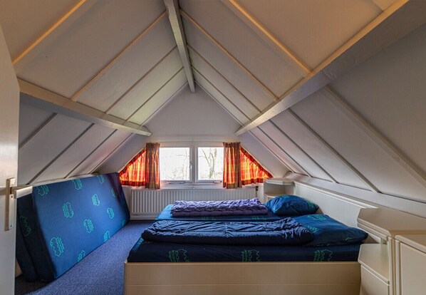 3 quartos, Wi-Fi de cortesia, roupa de cama