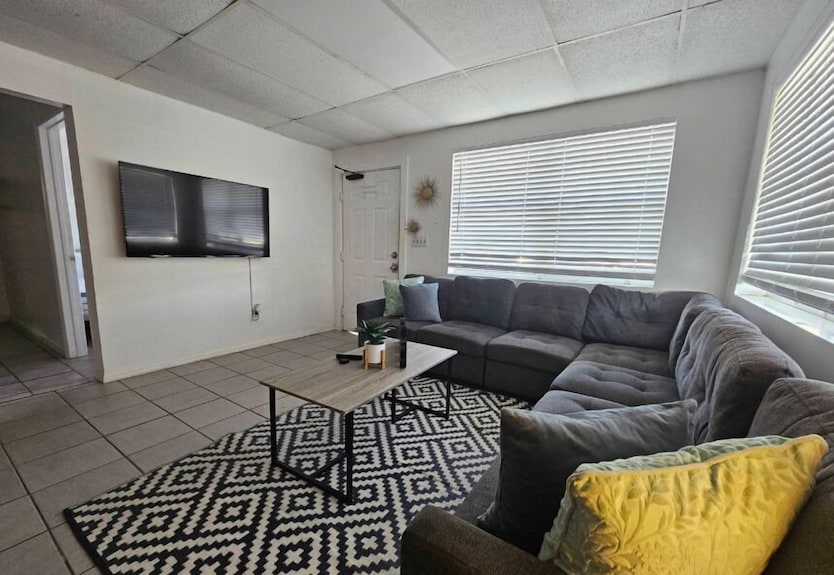 Sunny Hollywood Pool Home ~ Near Beach & Casino - Miramar, FL
