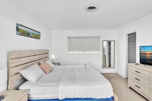 4 bedrooms, iron/ironing board, travel crib, free WiFi
