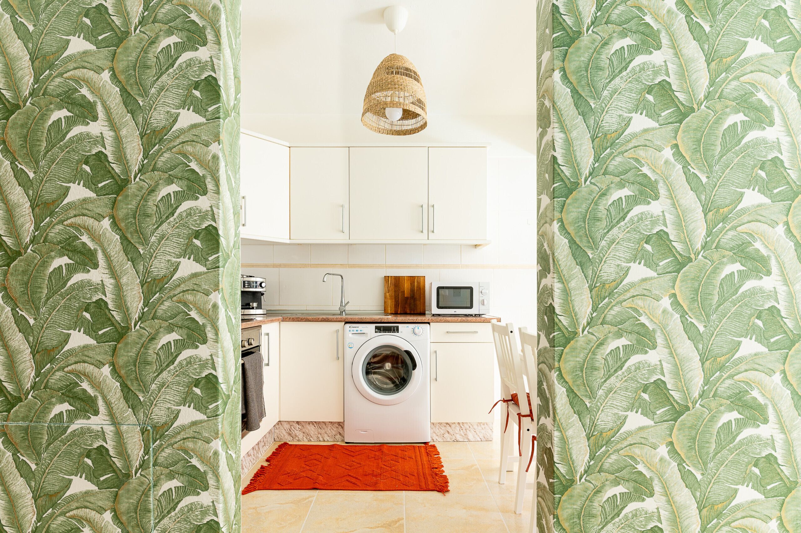 冰箱、微波炉、烤箱、炉灶