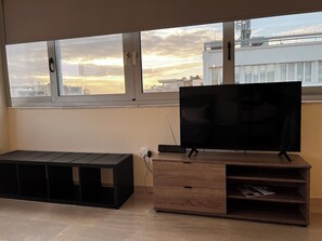 Huoneisto, kaupunkinäköala | 1 makuuhuone, tallelokero huoneessa, äänieristys, silitysrauta/-lauta