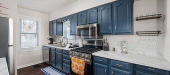 Blue Haven Cottage | Spacious 2BD in the Heights