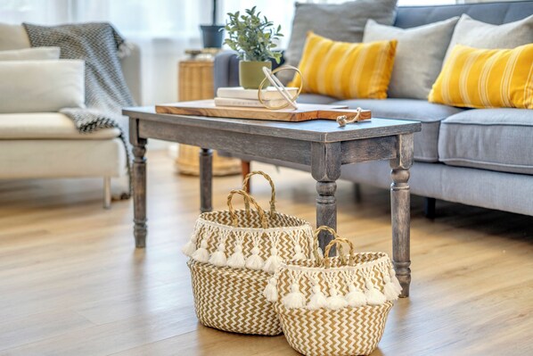 Smart TV - Prime Central LA Home DTLA, K-town, J-town & Attractions Nearby (Monterey Park)