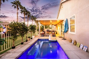 Lämmitetty uima-allas