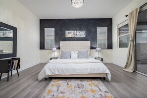4 bedrooms, iron/ironing board, WiFi, bed sheets - MusicLover LAKEside Pool, Game Room & Golf Course! (Indio)