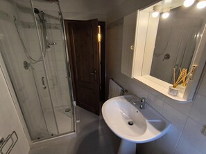 Bathroom - Farmhouse in Tuscany With Olive Grove Views (Bucine)